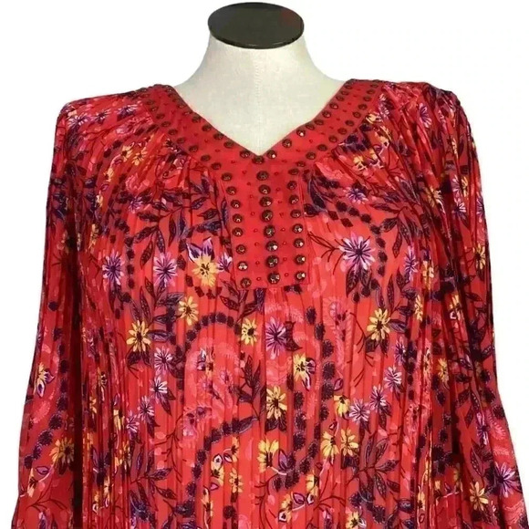 Woman Within Women L 18 20 Pleated Floral Blouse Top Red Multicolor LS Studs - Picture 2 of 8